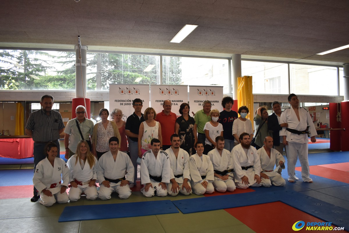 Emotiva ceremonia  de imposición de cinturón negro de Judo a jóvenes con NEE. Pamplona 19-06-21. Publicaciones en prensa, TV y Radio.